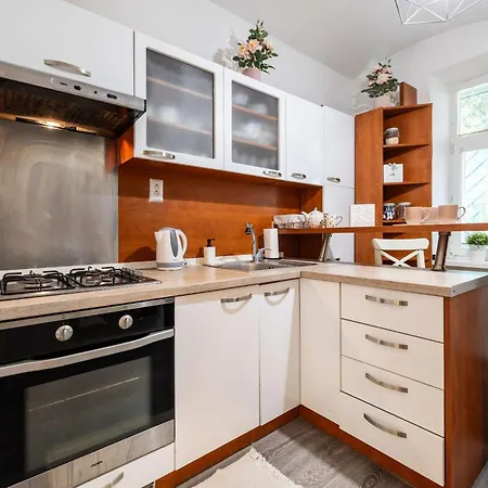 Apartment In Quiet Street